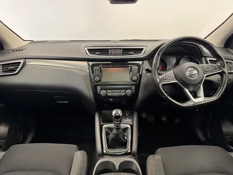 12 of 36 for Nissan Qashqai 1.5 dCi N-Connecta 5dr