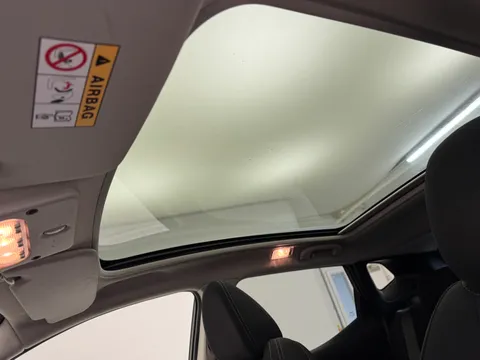 15 of 36 for Nissan Qashqai 1.5 dCi N-Connecta 5dr
