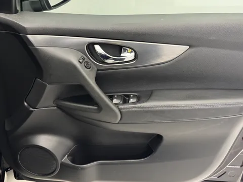 19 of 36 for Nissan Qashqai 1.5 dCi N-Connecta 5dr