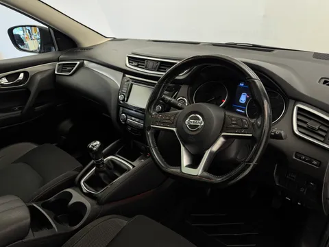 21 of 36 for Nissan Qashqai 1.5 dCi N-Connecta 5dr