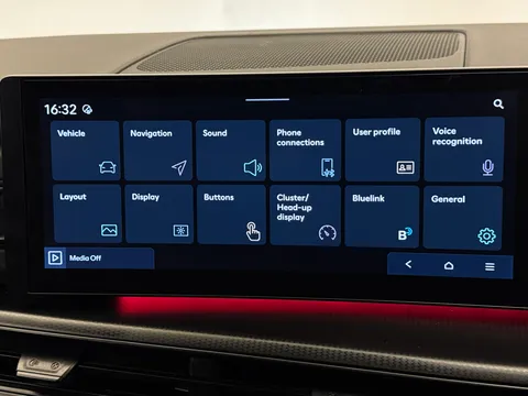 PX25ZYV Hyundai Santa Fe 1.6 TGDi Hybrid Calligraphy 5dr 4WD Auto Thumbnail #28