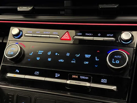 PX25ZYV Hyundai Santa Fe 1.6 TGDi Hybrid Calligraphy 5dr 4WD Auto Thumbnail #33