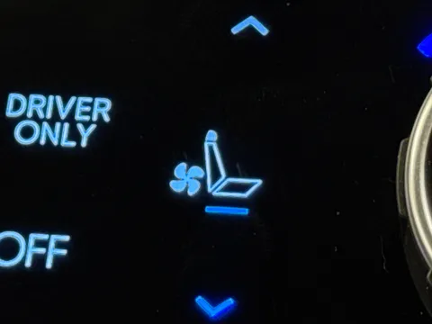 PX25ZYV Hyundai Santa Fe 1.6 TGDi Hybrid Calligraphy 5dr 4WD Auto Thumbnail #35