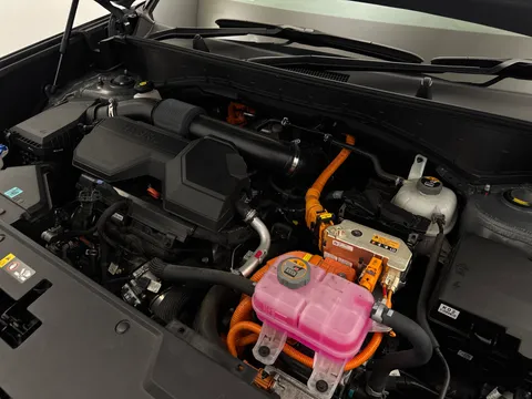 PX25ZYV Hyundai Santa Fe 1.6 TGDi Hybrid Calligraphy 5dr 4WD Auto Thumbnail #39