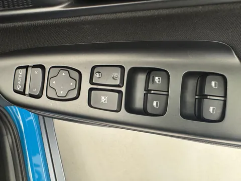 FX22ZFA Hyundai Kona 1.6 GDi Hybrid Premium 5dr DCT Thumbnail #15