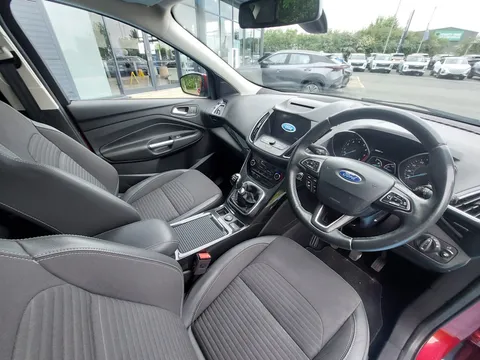 DE69XFS Ford Kuga 1.5 EcoBoost Titanium Edition 5dr 2WD Thumbnail #2