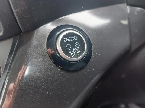 DE69XFS Ford Kuga 1.5 EcoBoost Titanium Edition 5dr 2WD Thumbnail #28
