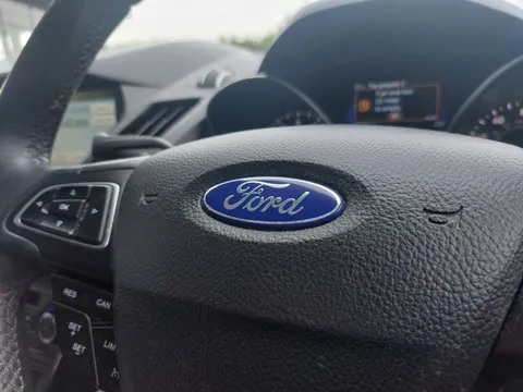 DE69XFS Ford Kuga 1.5 EcoBoost Titanium Edition 5dr 2WD Thumbnail #30