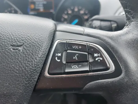 DE69XFS Ford Kuga 1.5 EcoBoost Titanium Edition 5dr 2WD Thumbnail #32