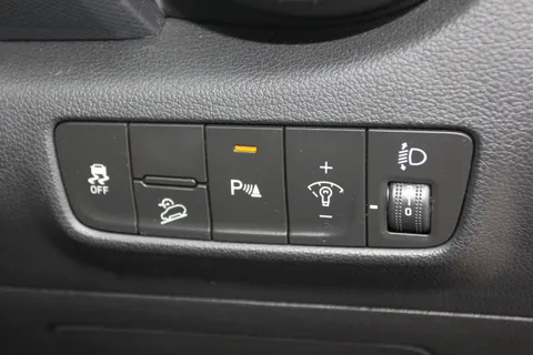 15 of 36 for Hyundai Kona 1.0 TGDi 48V MHEV Premium 5dr