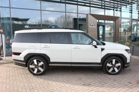 DV75BAO Hyundai Santa Fe 1.6 TGDi Plug-in Hybrid Ultimate 5dr 4WD Auto Thumbnail #4