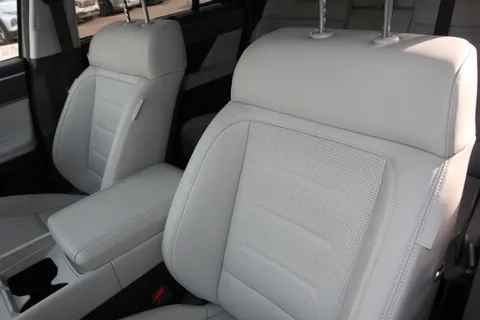 DV75BAO Hyundai Santa Fe 1.6 TGDi Plug-in Hybrid Ultimate 5dr 4WD Auto Thumbnail #5