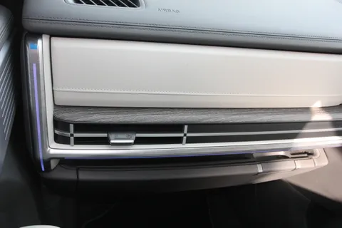 DV75BAO Hyundai Santa Fe 1.6 TGDi Plug-in Hybrid Ultimate 5dr 4WD Auto Thumbnail #9