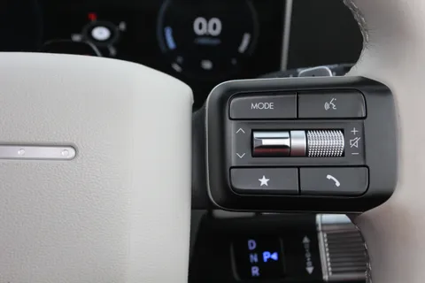 DV75BAO Hyundai Santa Fe 1.6 TGDi Plug-in Hybrid Ultimate 5dr 4WD Auto Thumbnail #21