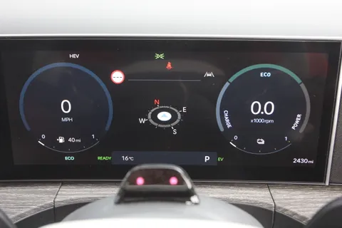 DV75BAO Hyundai Santa Fe 1.6 TGDi Plug-in Hybrid Ultimate 5dr 4WD Auto Thumbnail #27