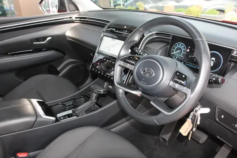 PE72AVF Hyundai Tucson 1.6 TGDi 48V MHD SE Connect 5dr 2WD DCT Thumbnail #3