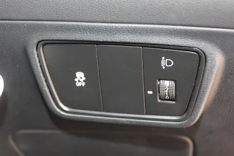 PE72AVF Hyundai Tucson 1.6 TGDi 48V MHD SE Connect 5dr 2WD DCT Thumbnail #4