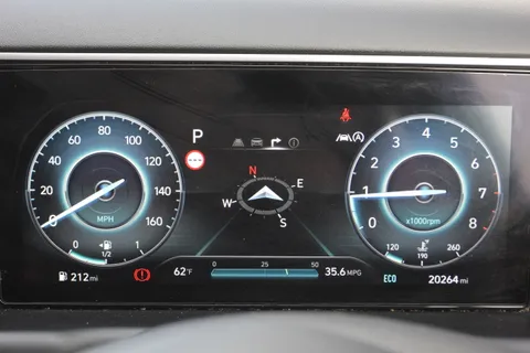 PE72AVF Hyundai Tucson 1.6 TGDi 48V MHD SE Connect 5dr 2WD DCT Thumbnail #5