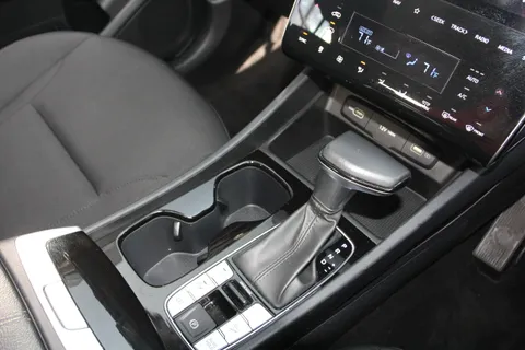 PE72AVF Hyundai Tucson 1.6 TGDi 48V MHD SE Connect 5dr 2WD DCT Thumbnail #10