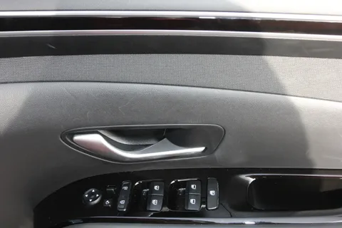 PE72AVF Hyundai Tucson 1.6 TGDi 48V MHD SE Connect 5dr 2WD DCT Thumbnail #20