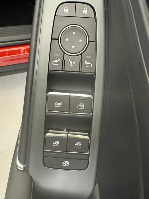 LV75HPC Nissan Qashqai 1.5 E-Power N-Connecta 5dr Auto Thumbnail #16