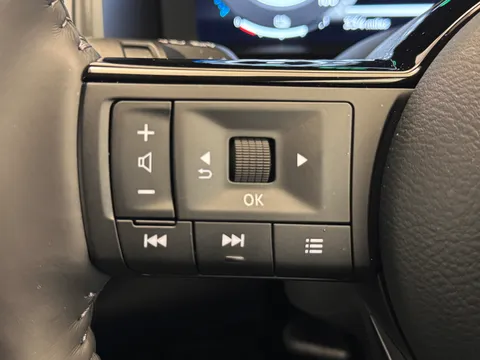 LV75HPC Nissan Qashqai 1.5 E-Power N-Connecta 5dr Auto Thumbnail #23