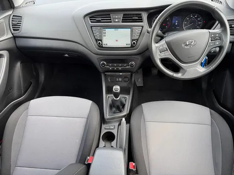DX67OCF Hyundai i20 1.2 Premium Nav 5dr Thumbnail #15