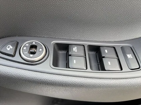 DX67OCF Hyundai i20 1.2 Premium Nav 5dr Thumbnail #19