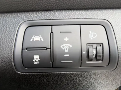 DX67OCF Hyundai i20 1.2 Premium Nav 5dr Thumbnail #20