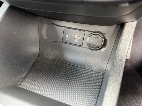 DX67OCF Hyundai i20 1.2 Premium Nav 5dr Thumbnail #25