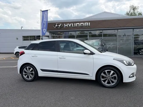 DX67OCF Hyundai i20 1.2 Premium Nav 5dr Thumbnail #9