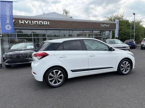 DX67OCF Hyundai i20 1.2 Premium Nav 5dr Thumbnail #10