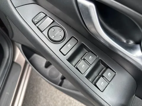DS21YPE Hyundai i30 1.0T GDi Premium 5dr DCT Thumbnail #30
