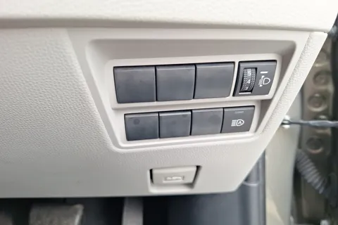 MD72LAO Toyota Yaris 1.5 Hybrid Excel 5dr CVT Thumbnail #35