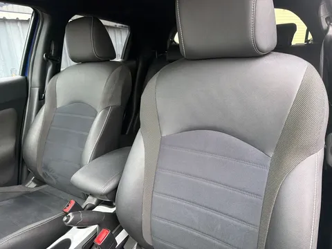 16 of 25 for NISSAN JUKE 1.6 N-Connecta 5dr Xtronic