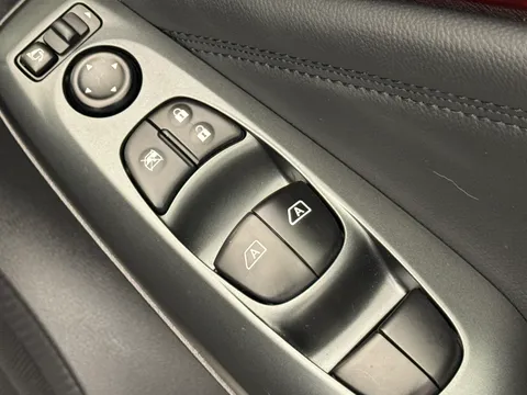 DS25ZVH Nissan Juke 1.0 DiG-T N-Connecta 5dr DCT Thumbnail #20
