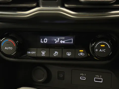 DS25ZVH Nissan Juke 1.0 DiG-T N-Connecta 5dr DCT Thumbnail #28