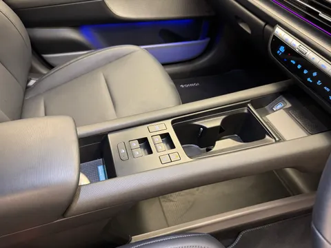 19 of 33 for Hyundai Ioniq 6 239kW Ultimate 77kWh 4dr AWD Auto