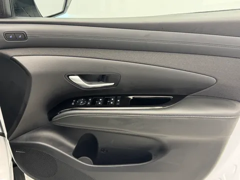 DX74YBN Hyundai Tucson 1.6T Hybrid Ultimate 5dr Auto Thumbnail #18