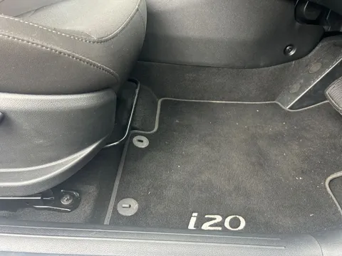 EA25YUJ Hyundai i20 1.0T GDi Premium 5dr DCT Thumbnail #35