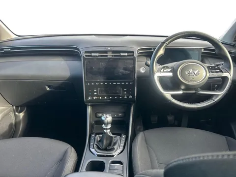 HK73BND Hyundai Tucson 1.6 TGDi Premium 5dr 2WD Thumbnail #13