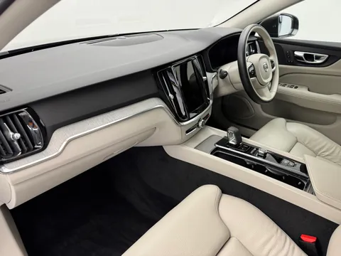 ST71HZP Volvo V60 2.0 B5P Cross Country 5dr AWD Auto Thumbnail #9