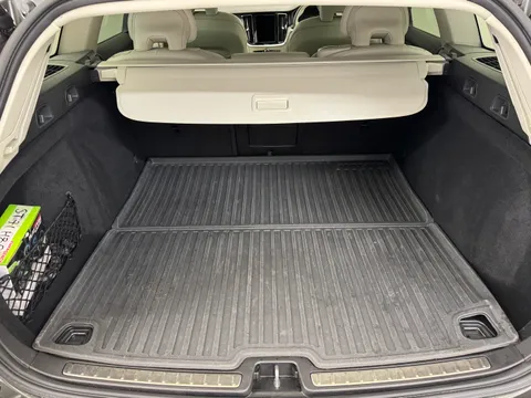 ST71HZP Volvo V60 2.0 B5P Cross Country 5dr AWD Auto Thumbnail #11