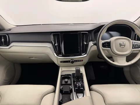 ST71HZP Volvo V60 2.0 B5P Cross Country 5dr AWD Auto Thumbnail #18