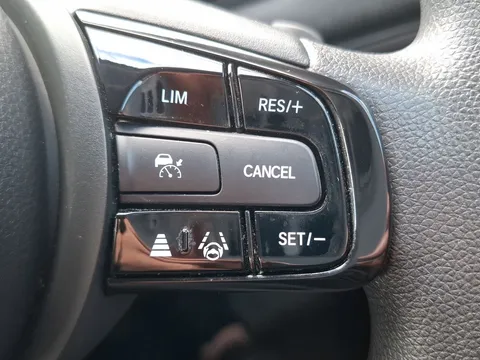 DE22PNK Honda Hr-V 1.5 eHEV Elegance 5dr CVT Thumbnail #16