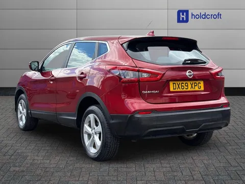 DX69XPG Nissan Qashqai 1.3 DiG-T Acenta Premium 5dr Thumbnail #4