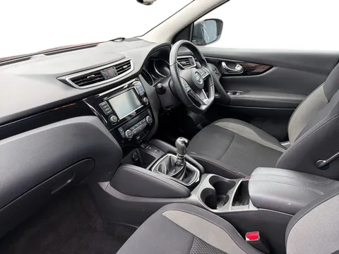 DX69XPG Nissan Qashqai 1.3 DiG-T Acenta Premium 5dr Thumbnail #11