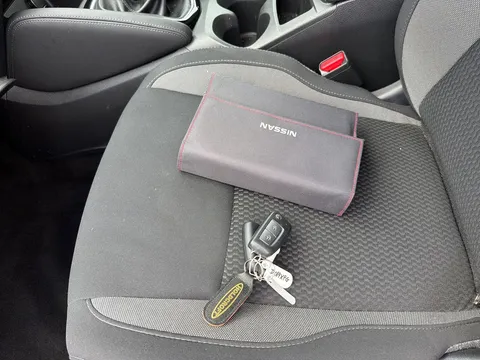 DX69XPG Nissan Qashqai 1.3 DiG-T Acenta Premium 5dr Thumbnail #21