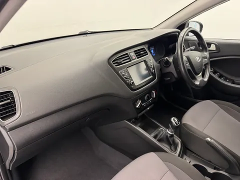 DV20EPP Hyundai i20 1.0 T-GDi Play 5dr Thumbnail #12