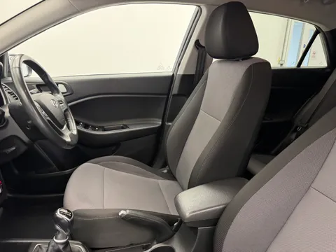 DV20EPP Hyundai i20 1.0 T-GDi Play 5dr Thumbnail #13